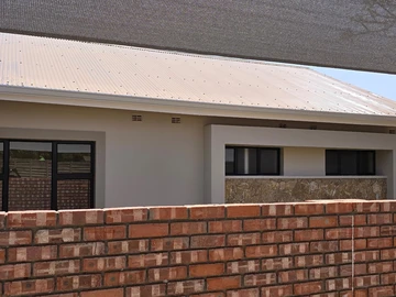 3 Bedroom Flat & Apartment