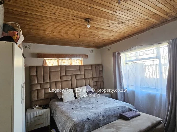 Cozy 3-Bed Walled Home in Kuwadzana - Verandah & Garden