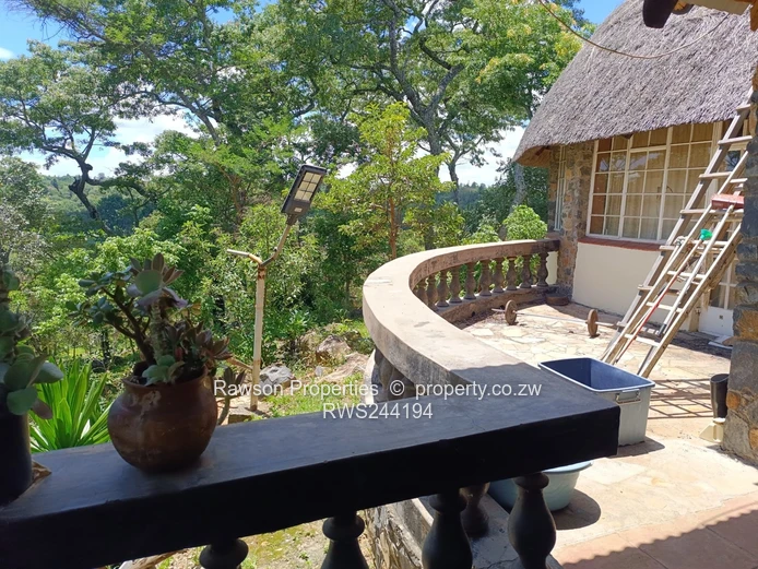 Greystone Park Rustic 3-Bed Stone Home with View & Borehole 