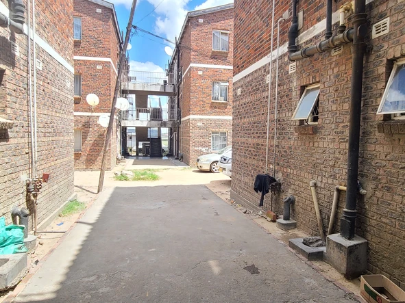 2 Bedroom Flat & Apartment