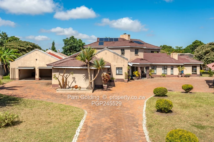 Spacious, Modern Family Home in a Secure Close. (Sole Mandate)