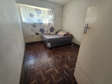2 Bedroom Flat & Apartment