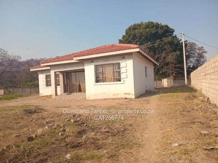 WATERFALLS – 3-BEDROOM COTTAGE ON 2,000m²