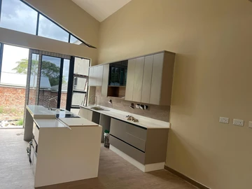 4 Bedroom Garden Flat