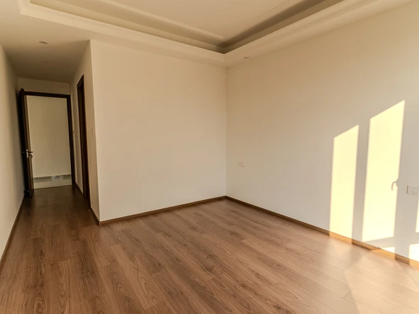 4 Bedroom Flat & Apartment