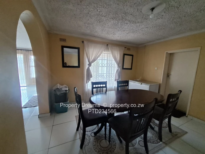 4 Bedroom house to let