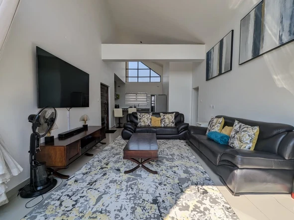 3 Bedroom Flat & Apartment