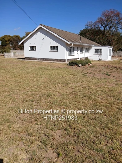 Hatfield 3-Bed Home with Pool, Fireplace & Large Garden
