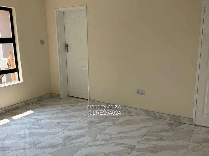 Modern Milton Park Office with Training Room, Pool & Borehole