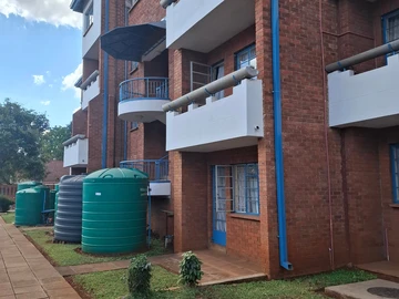 2 Bedroom Flat & Apartment