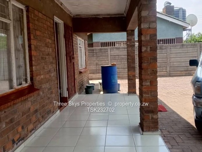 Budiriro House With Borehole