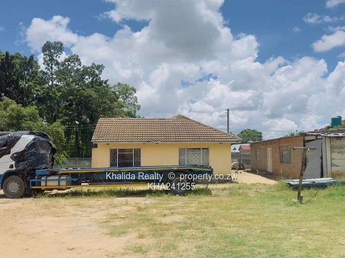 Hatfield Property with Twentydales Road Frontage for Sale