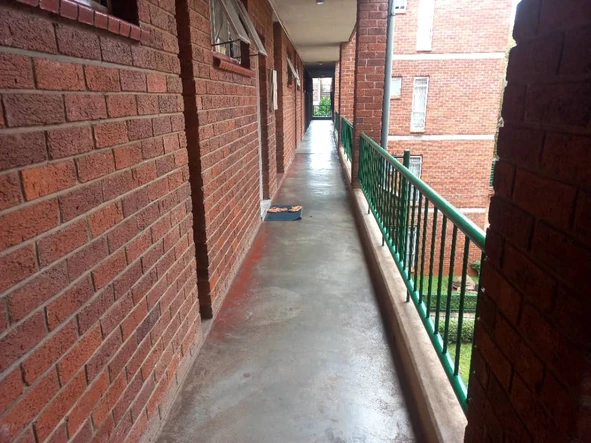 2 Bedroom Flat & Apartment