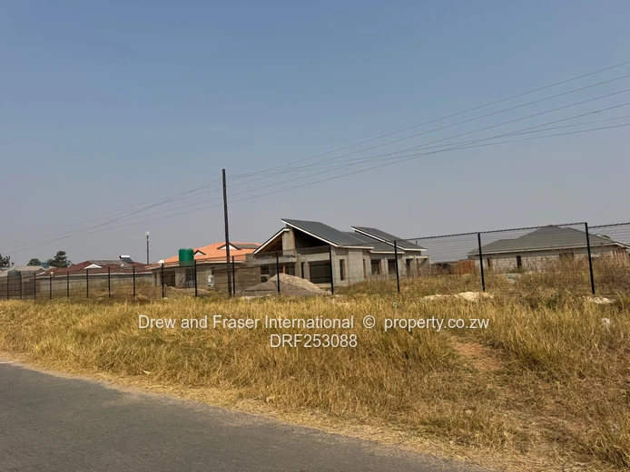 600 m² Stand on Tarred Main Road — Gated Erasmus Park