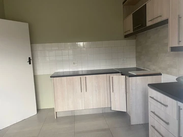 2 Bedroom Flat & Apartment