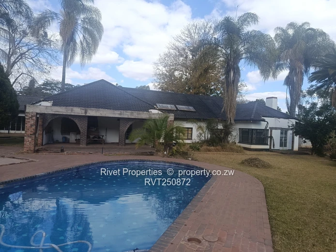 Spacious Highlands 5-Bed Home UNDER RENOVATION EXCELLENT LOCATION FOR ANYTHING (Sole Mandate)