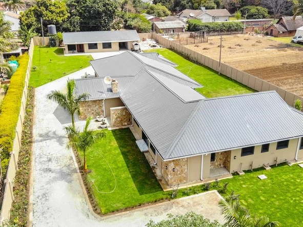 6 Bedroom House