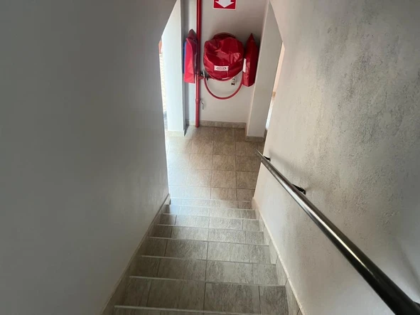 2 Bedroom Flat & Apartment