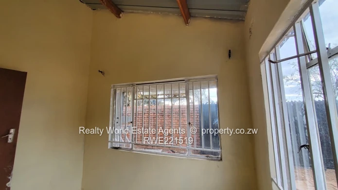 Spacious 3-Bedroom House for Sale in Dzivarasekwa Extension (Sole Mandate)