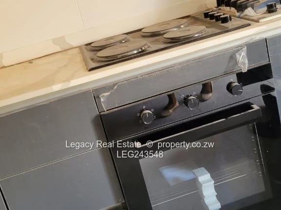 Modern 3 Bed Home With Solar & Borehole In Rainham Park