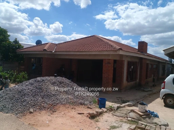 Newly built !! (Sole Mandate)