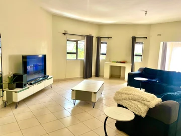 6 Bedroom Flat & Apartment