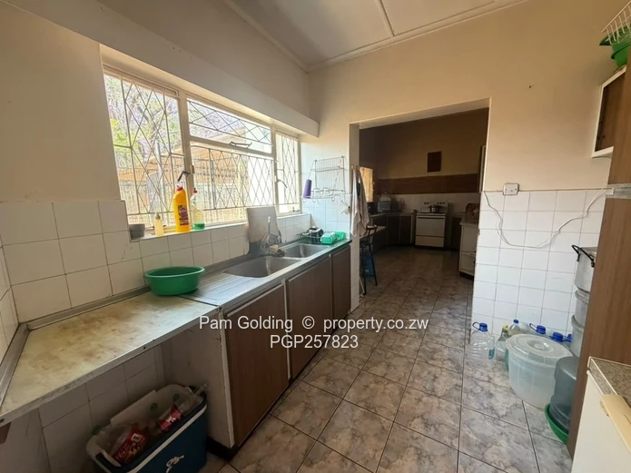 5-Bed Parklands Home with Borehole & beautiful Lawn (Sole Mandate)