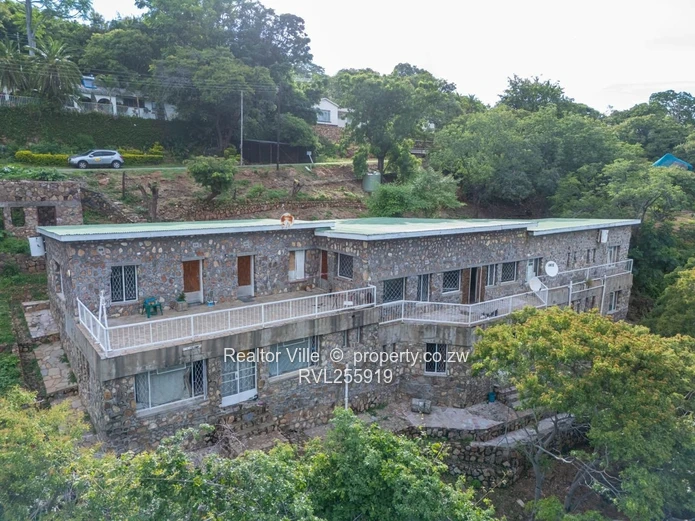 Stone Hilltop Home with Lake Views - 6 Bed, Kariba