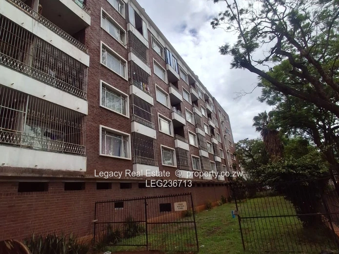 Prime Avenues 1-Bedroom Flat For Sale – Mazowe Mansions (Sole Mandate)
