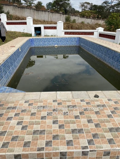 Helensvale cluster development incomplete.