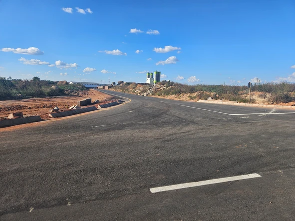 Commercial & Industrial Land