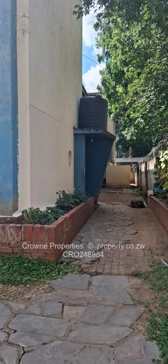 Flat To Let