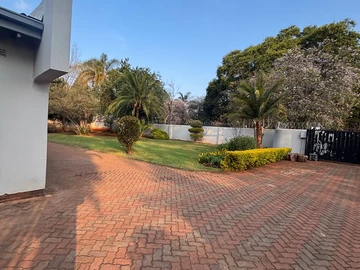6 Bedroom House