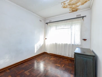 3 Bedroom Flat & Apartment