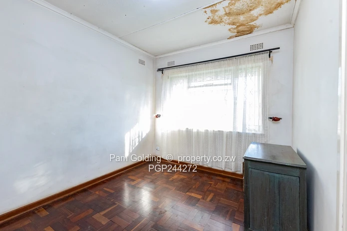 3 Bedroom Duplex Flat for Sale in Eastlea