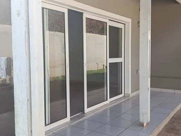 **Charming 2-Bedroom Garden Flat with Borehole in Mabelreign**