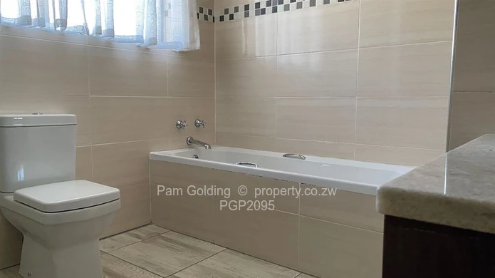 Stylish Living - 3 Bedroom Townhouse