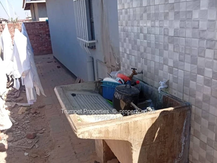 4-Bed Budiriro House — Borehole, Council cession