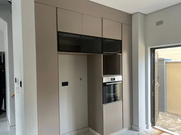 3 Bedroom Flat & Apartment