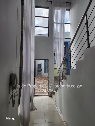 3bedroom apartment Newlands 