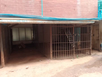 2 Bedroom Flat & Apartment