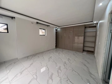 3 Bedroom Flat & Apartment