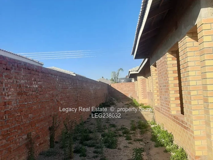 Exceptional  Value Townhouse ,Prime Incomplete Home in Secure Mabvazuva Estate
