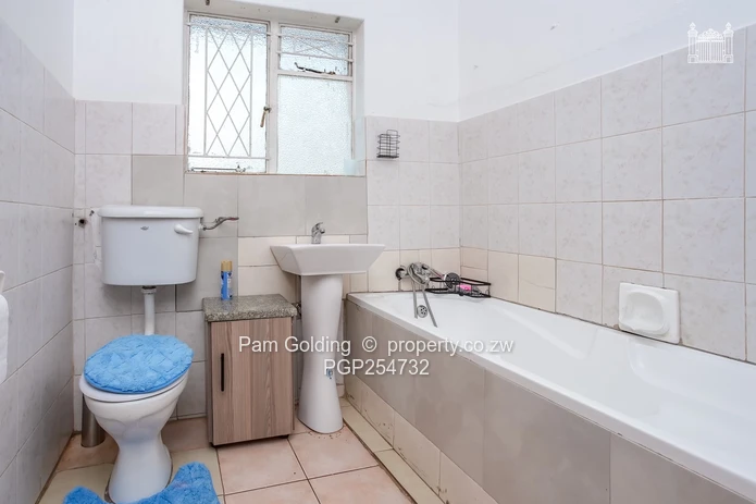 Charming 2-bedroom flat along Ceres Road (Sole Mandate)