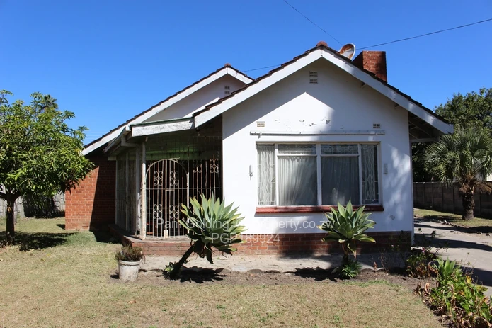 House for Sale in Queensdale. (Sole Mandate)