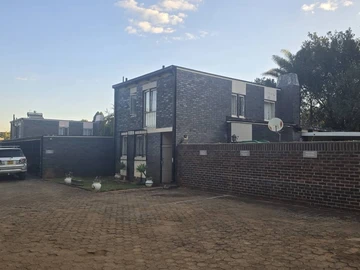 2 Bedroom Flat & Apartment