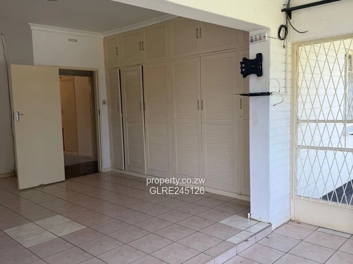 Spacious 5-Bed Greystone Park Home with Pool & Borehole