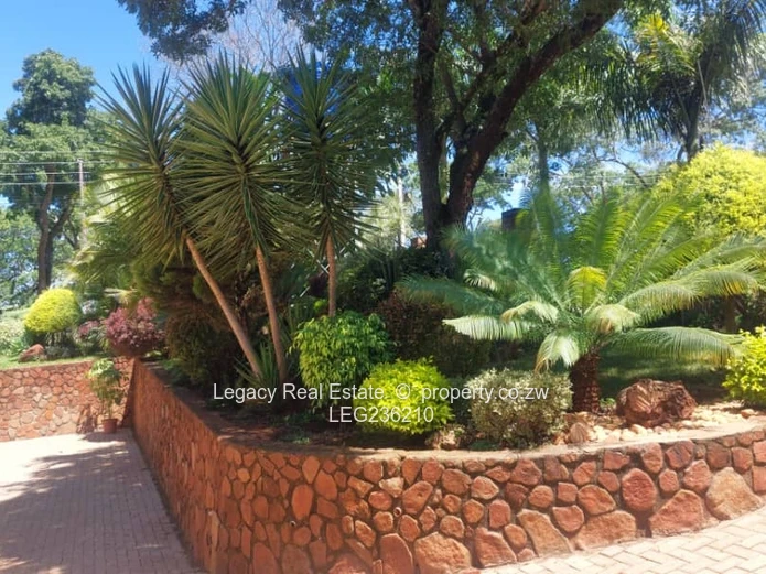 Prestigious Glen Lorne Residence on 2,000m² Stand,Exceptional Luxury Home with Multiple Ensuites