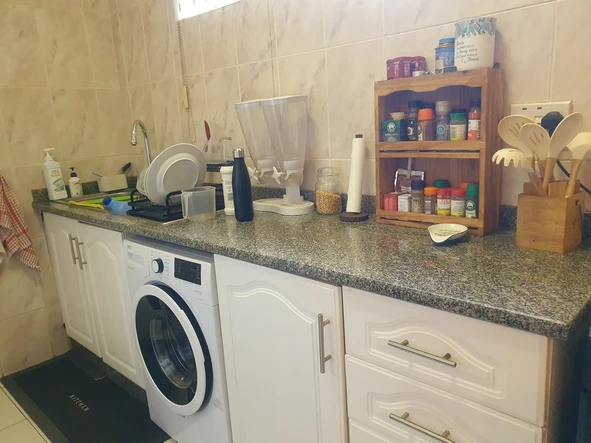 2 Bedroom Flat & Apartment