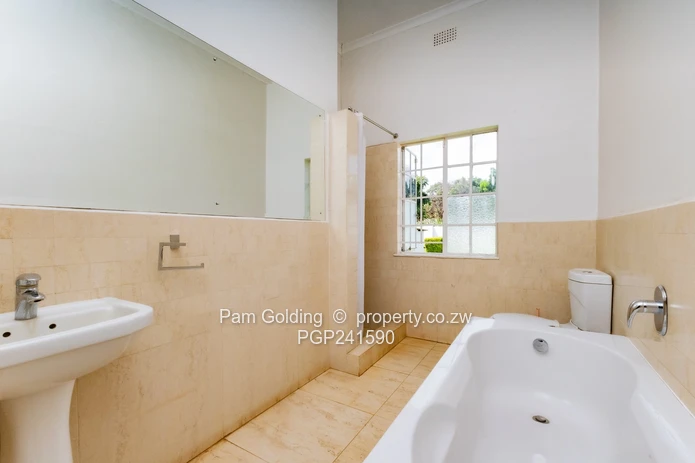 Classic Cape Dutch Architecture in Greendale North / Highlands